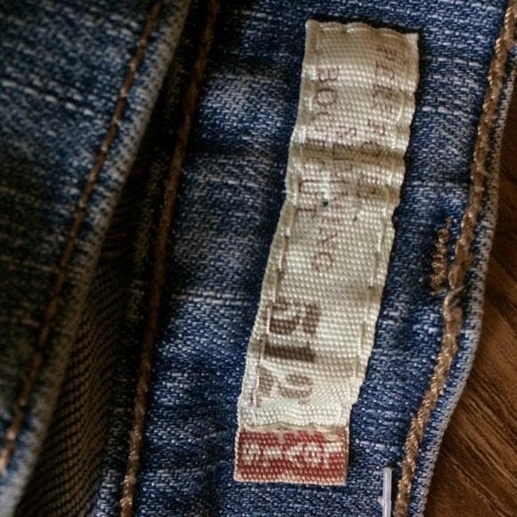 Vintage Levi’s cut off shorts - Picture 4 of 4
